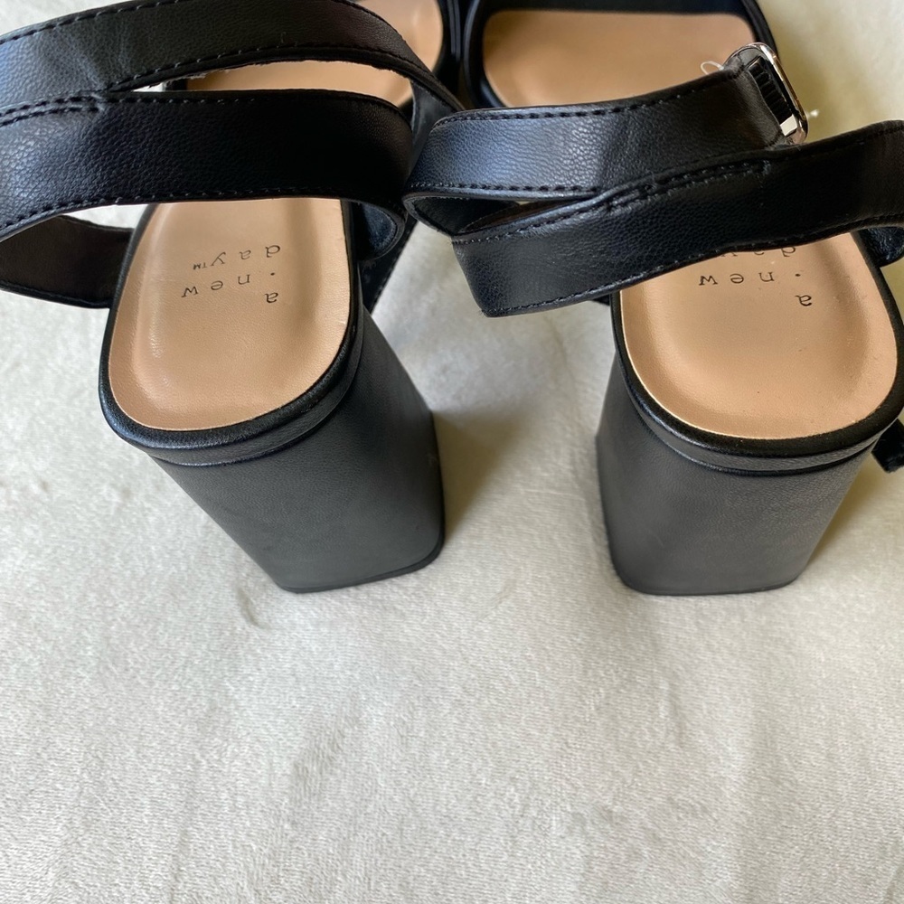 A New Day Black Sandals with Ankle Strap and Open Square Toe Chunky Heel - Picture 6 of 6